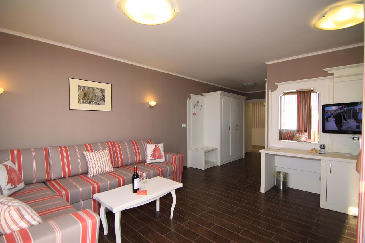 Armira Lozenets Hotel Екстериор снимка